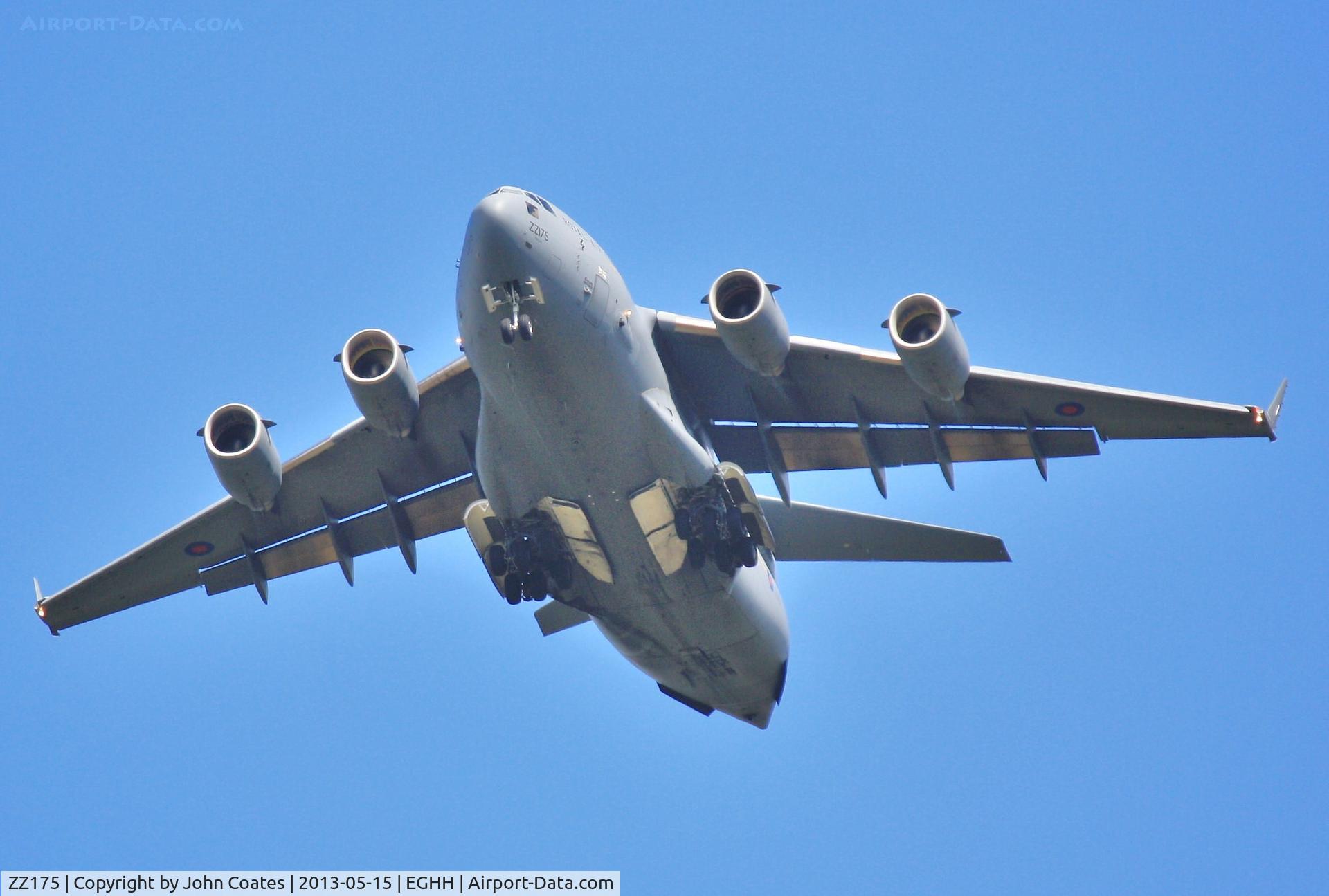 ZZ175, 2008 Boeing C-17A Globemaster III C/N F-185, Finals to 26 for go around