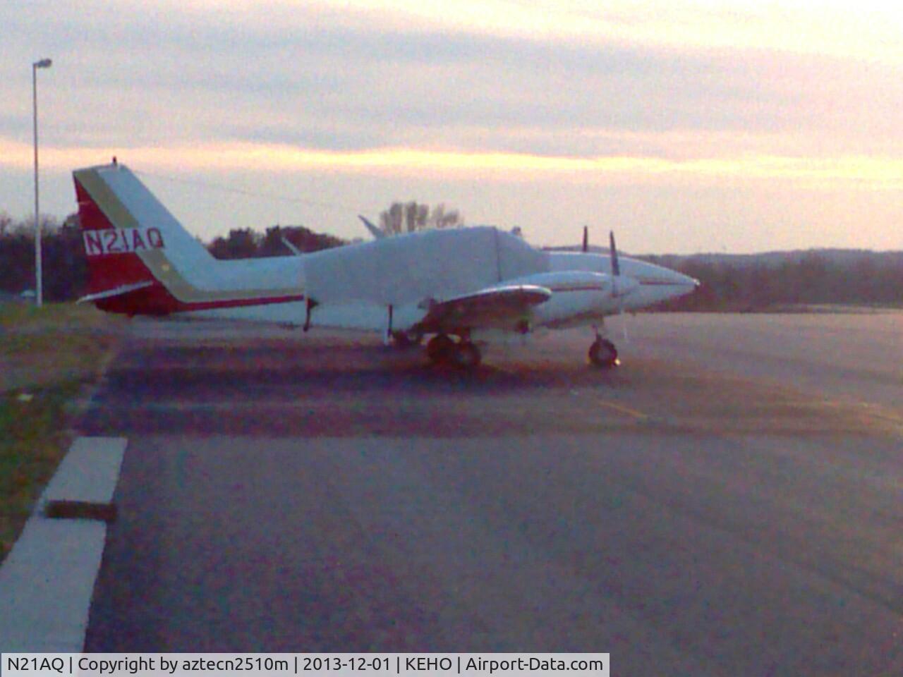 N21AQ, 1973 Piper PA-23-250 Aztec C/N 27-7305035, N21aq