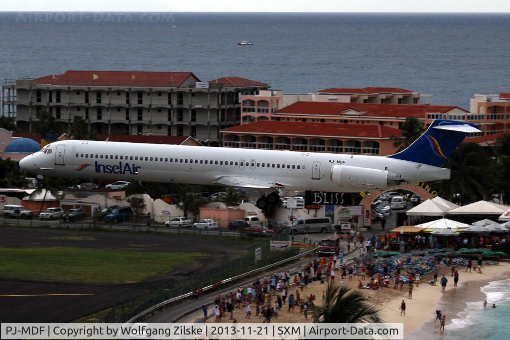 PJ-MDF, 1991 McDonnell Douglas MD-83 (DC-9-83) C/N 53014, From the Sonesta Hotel
