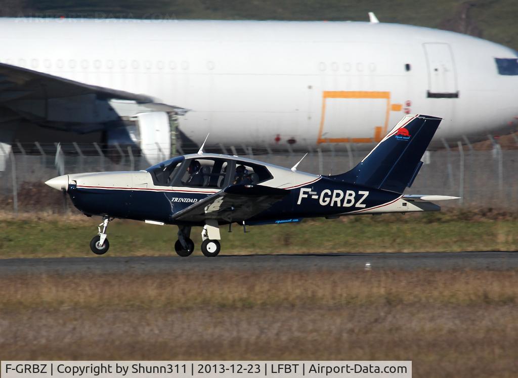 F-GRBZ, Socata TB-20 C/N 2105, Taking off rwy 20