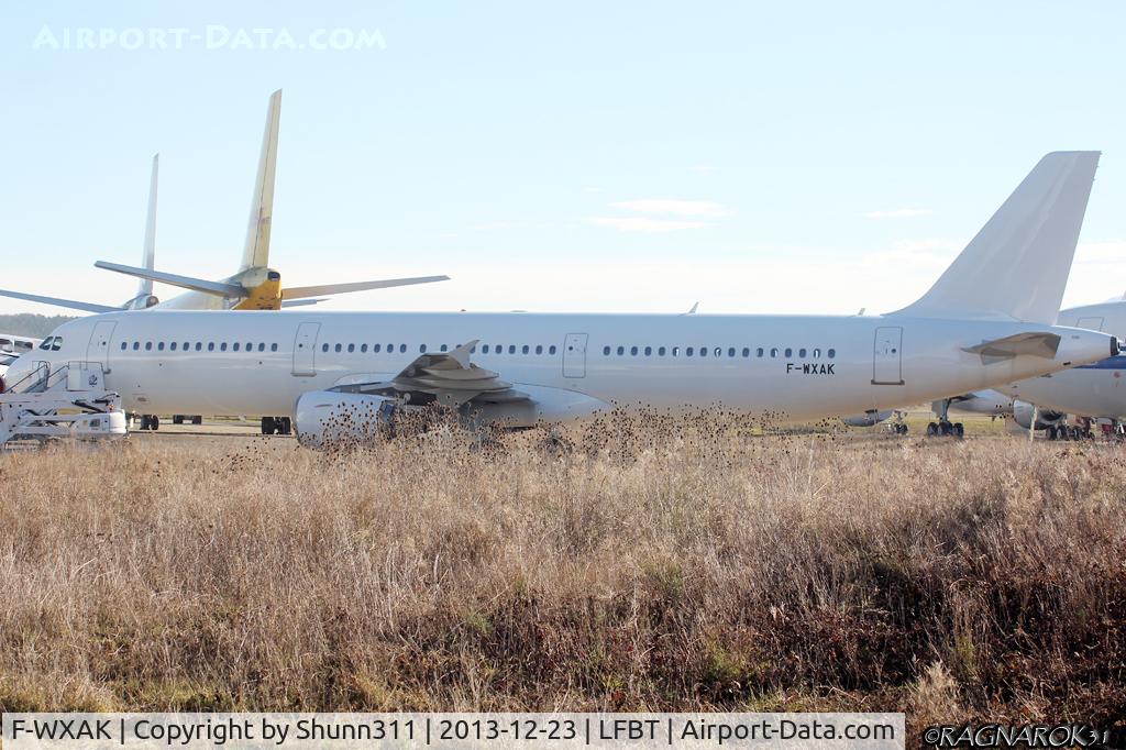 F-WXAK, 2001 Airbus A321-211 C/N 1554, C/n 1554 - Ex. EC-HTE / EC-IIG of Iberia... Stored here in all white without titles