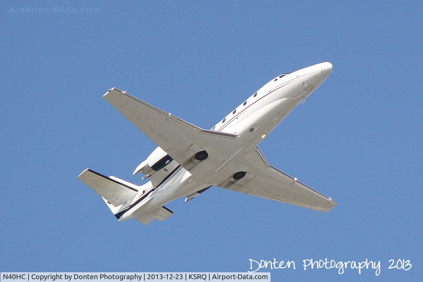 N40HC, 2006 Cessna 560XL Citation XL C/N 560-5656, Cessna Citation Excel (N40HC) departs Sarasota-Bradenton International Airport