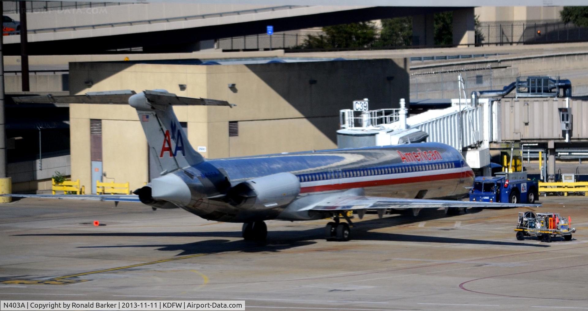 N403A, 1986 McDonnell Douglas MD-82 (DC-9-82) C/N 49314, Gate C39 DFW