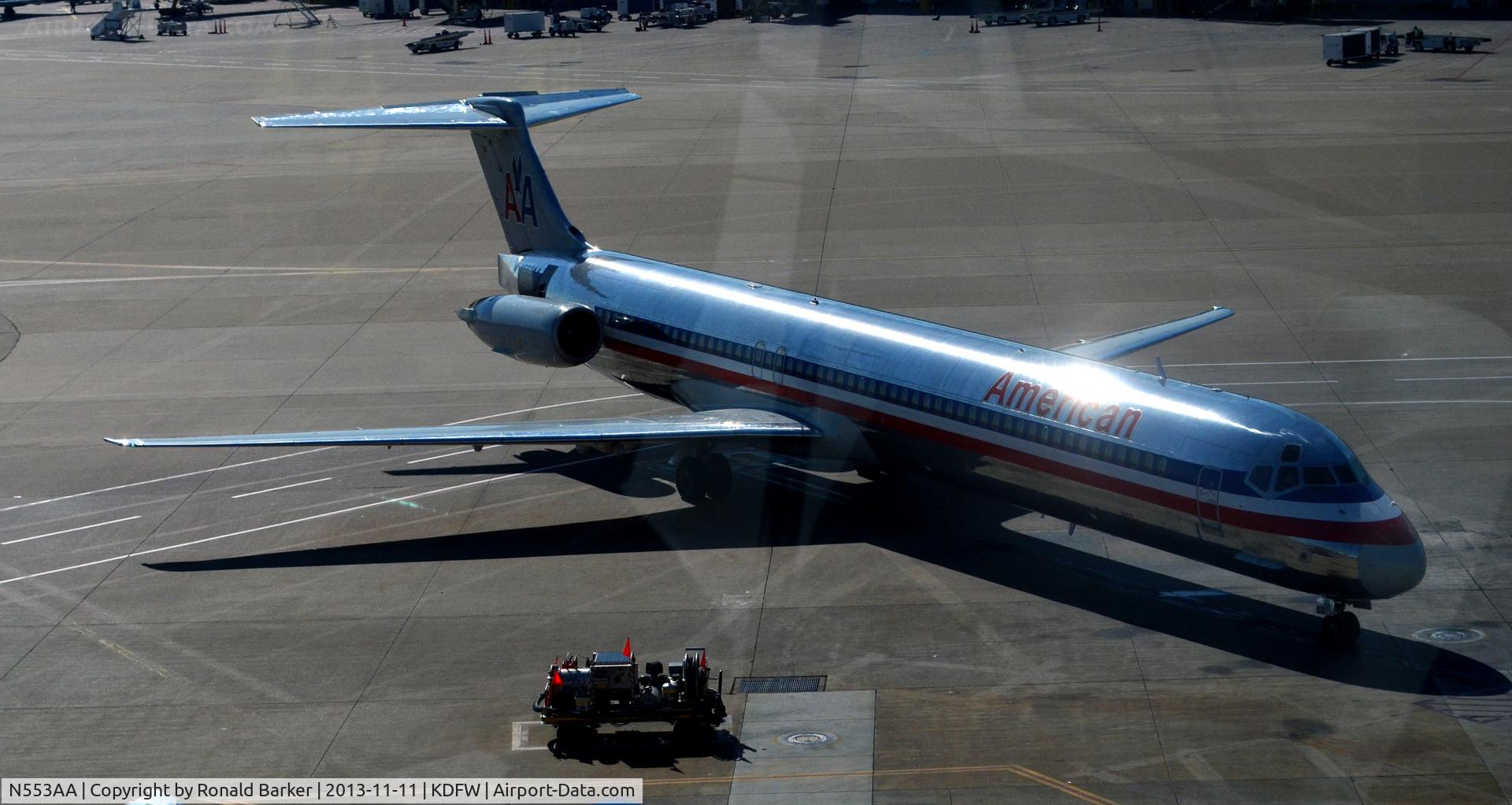 N553AA, 1991 McDonnell Douglas MD-82 (DC-9-82) C/N 53083, Taxi Gate C31 DFW