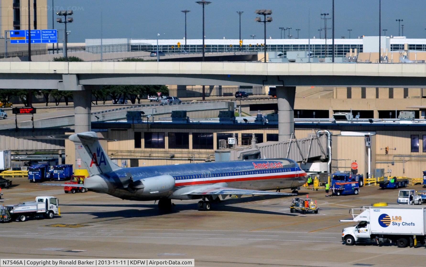 N7546A, 1990 McDonnell Douglas MD-82 (DC-9-82) C/N 53028, Gate D3  DFW