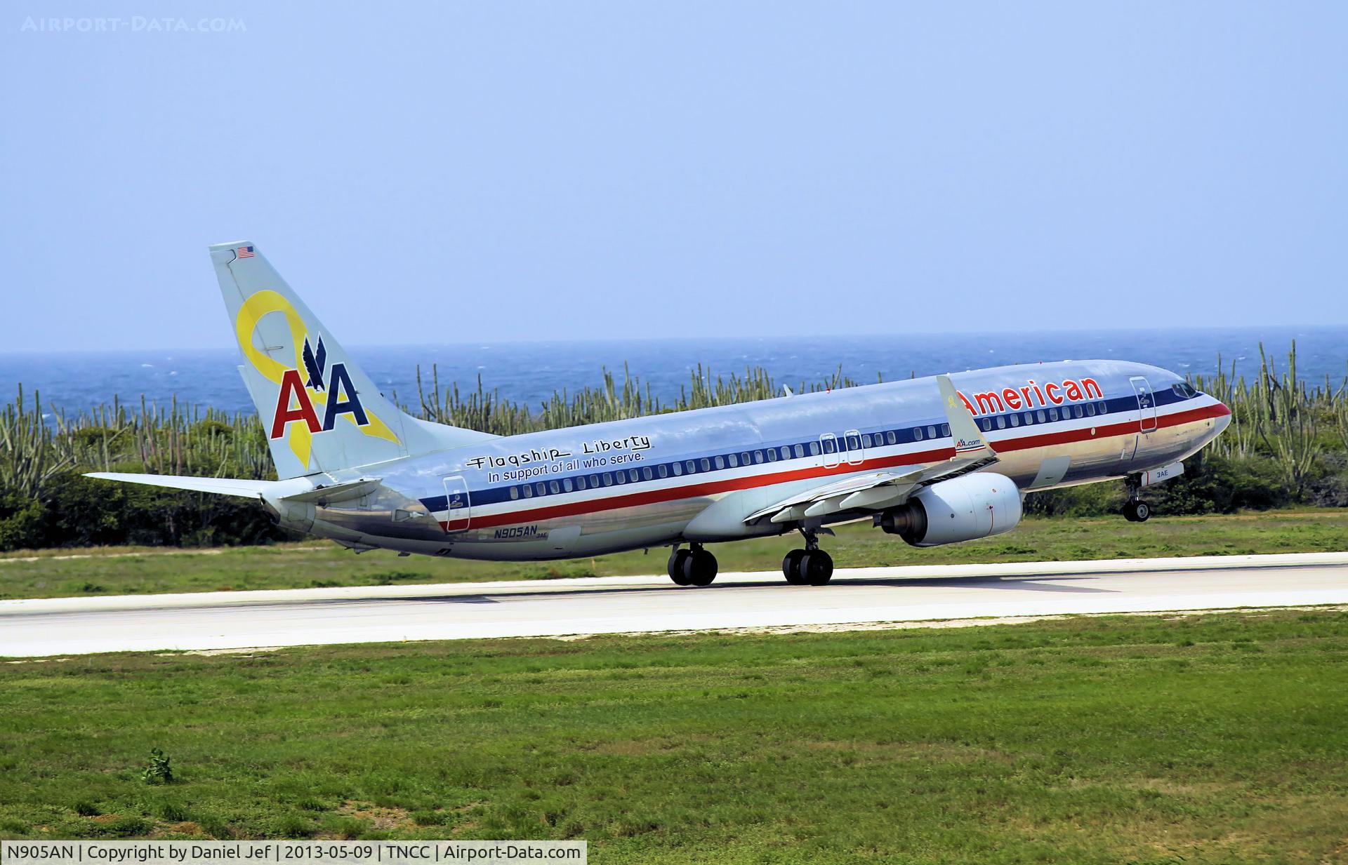 N905AN, 1999 Boeing 737-823 C/N 29507, N905AN