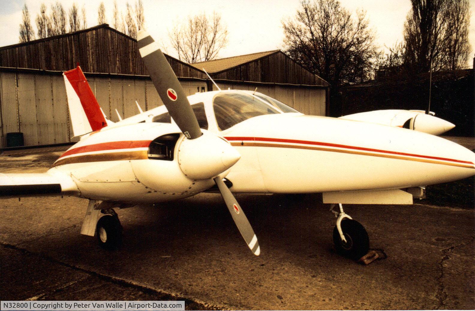 N32800, 1975 Piper PA-34-200T C/N 34-7570055, Deurne airport Belgium.
Owner Peter Van Walle