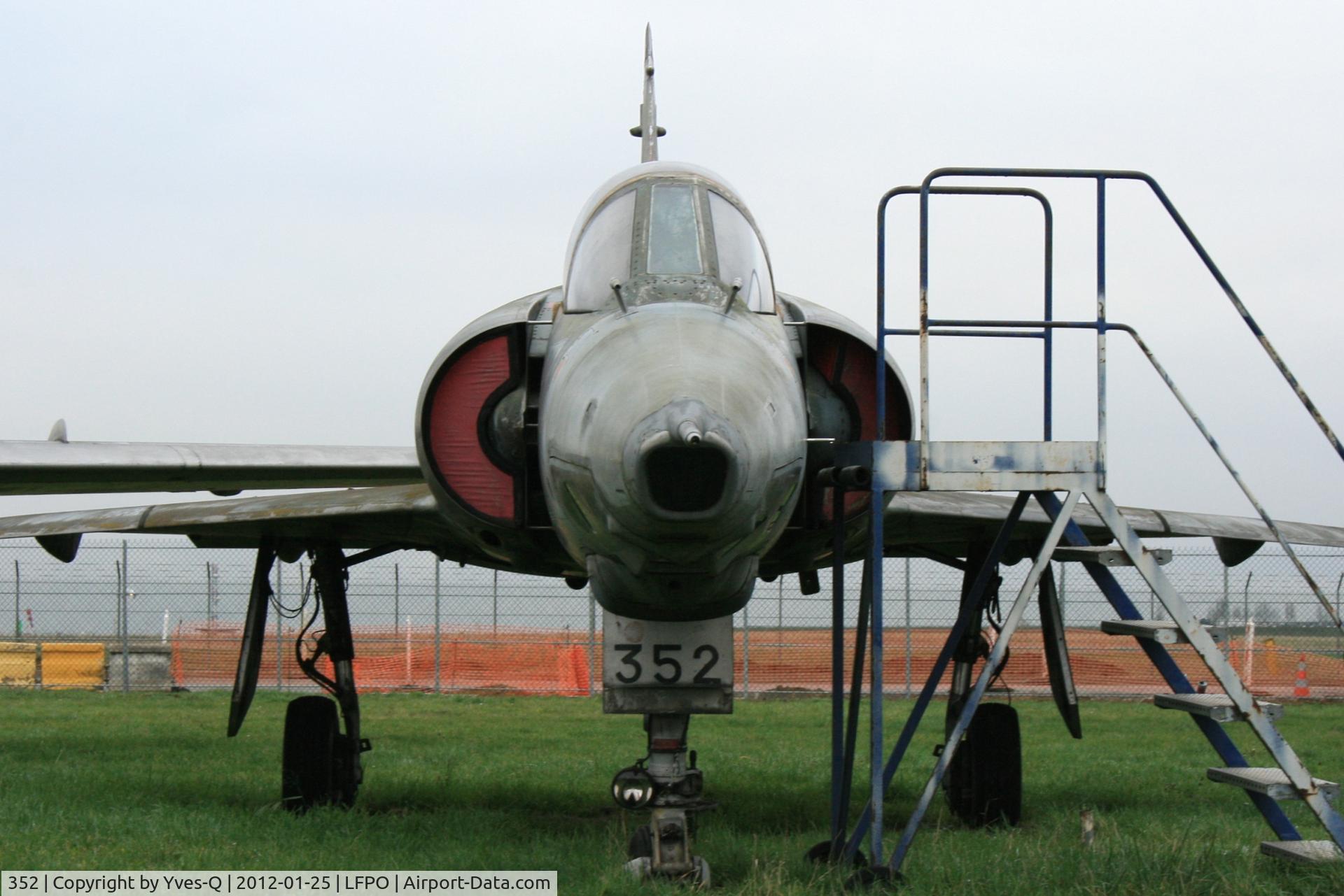 352, Dassault Mirage IIIRD C/N 352, Dassault Mirage IIIRD, Delta Athis Museum, Paray near Paris-Orly Airport.