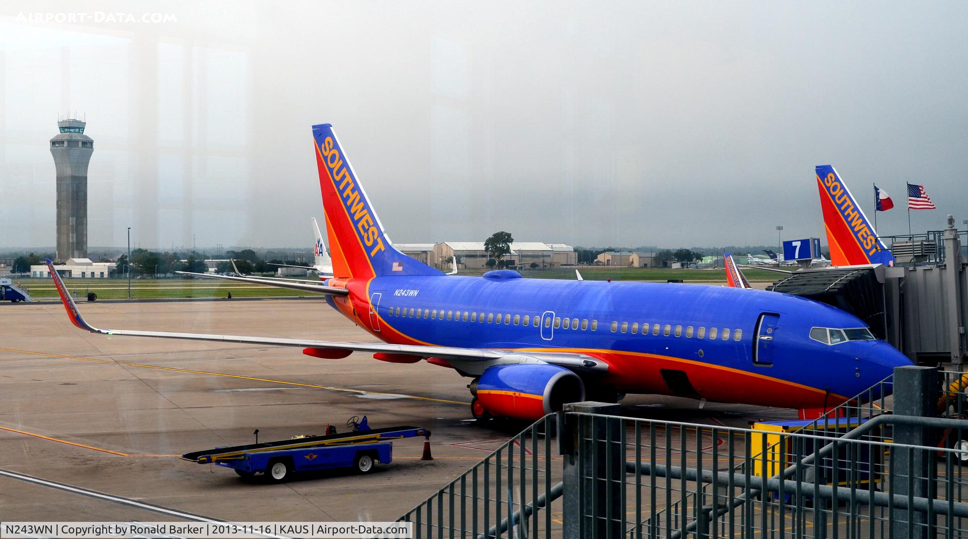 N243WN, 2006 Boeing 737-7H4 C/N 34863, Gate 7 Austin