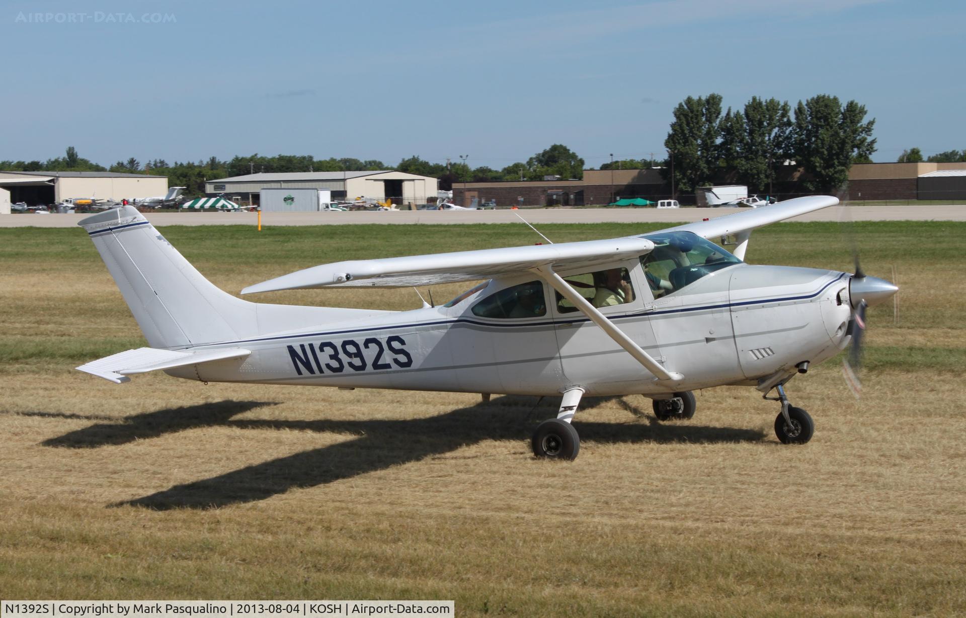 N1392S, 1976 Cessna 182P Skylane C/N 18264953, Cessna 182P