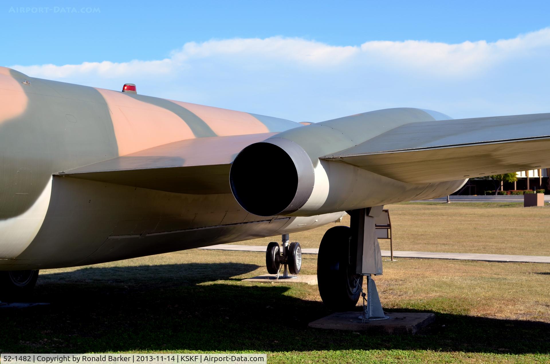 52-1482, 1952 Martin RB-57A Canberra C/N 065, Number 2 engine narcel as seen from the rear, LMTC, TX