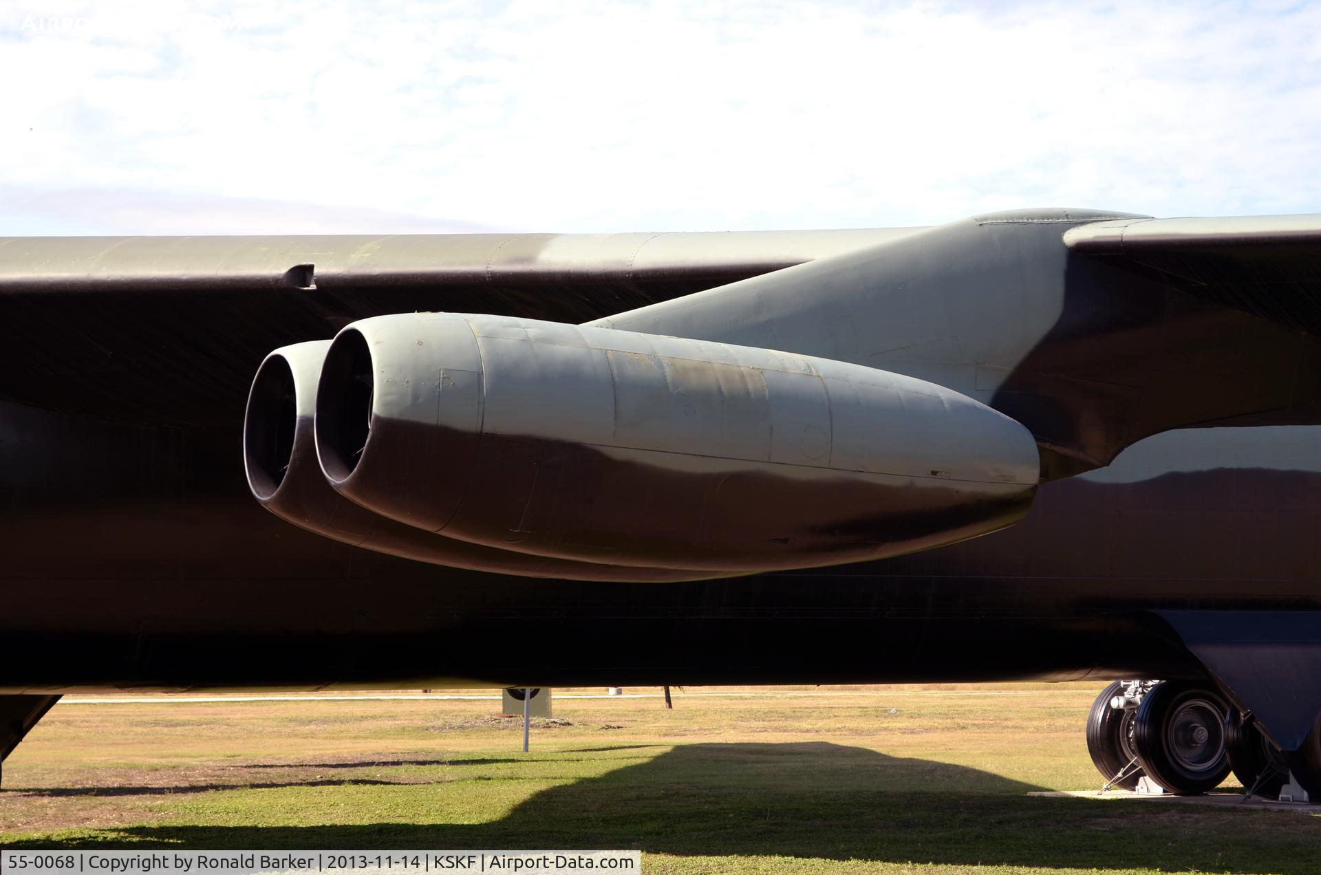 55-0068, 1955 Boeing B-52D-55-BO Stratofortress C/N 17184, Eingines 3&4, LMTC, TX
