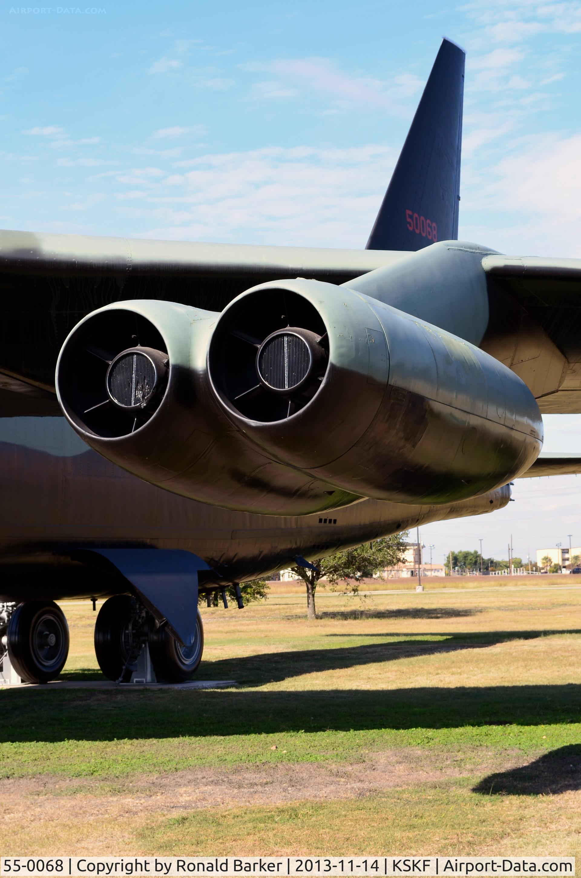 55-0068, 1955 Boeing B-52D-55-BO Stratofortress C/N 17184, Enines 3 & 4 seen from the front, LMTC, TX