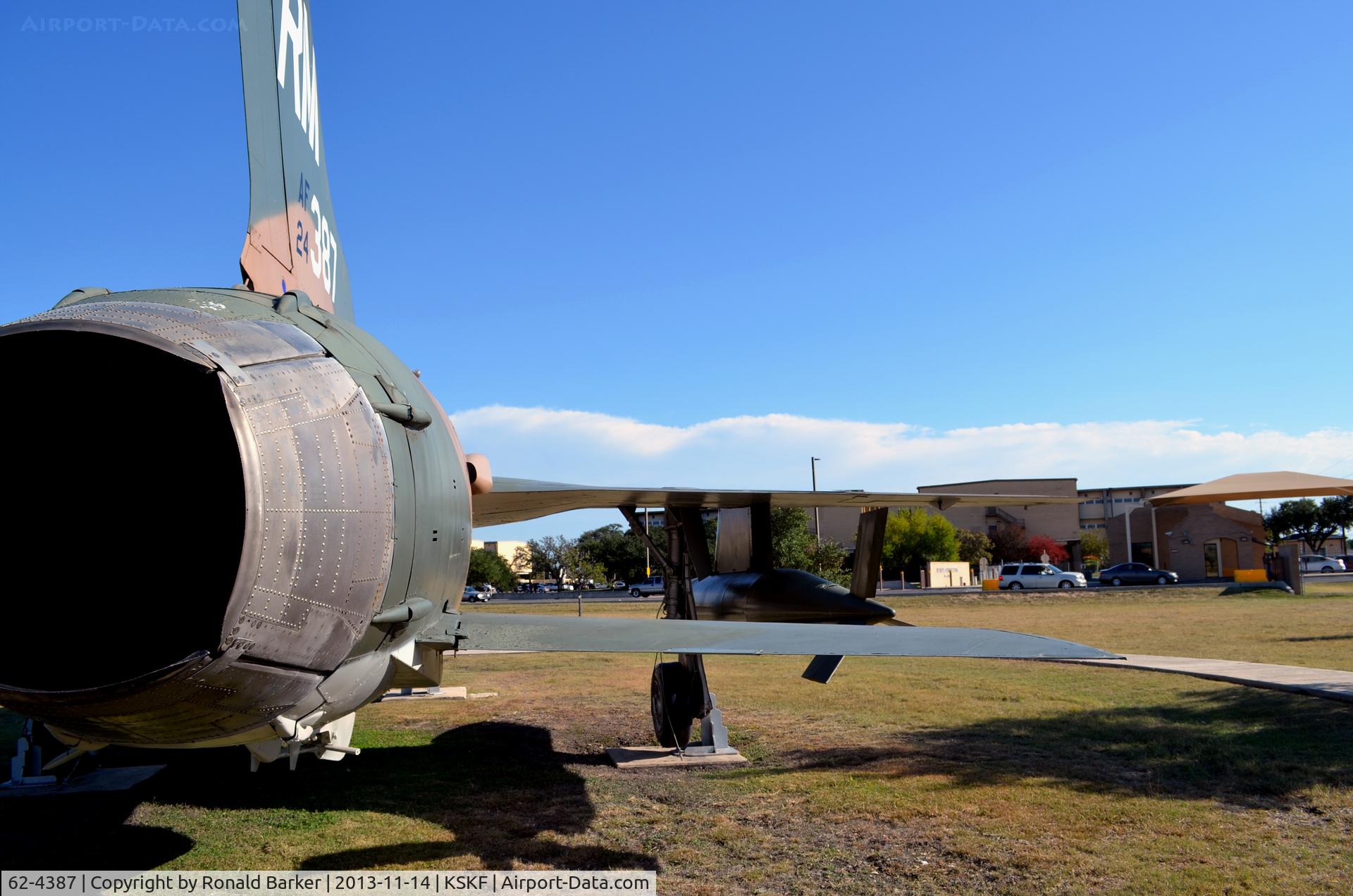 62-4387, 1962 Republic F-105D Thunderchief C/N D586, View of burner can, LMTC, TX