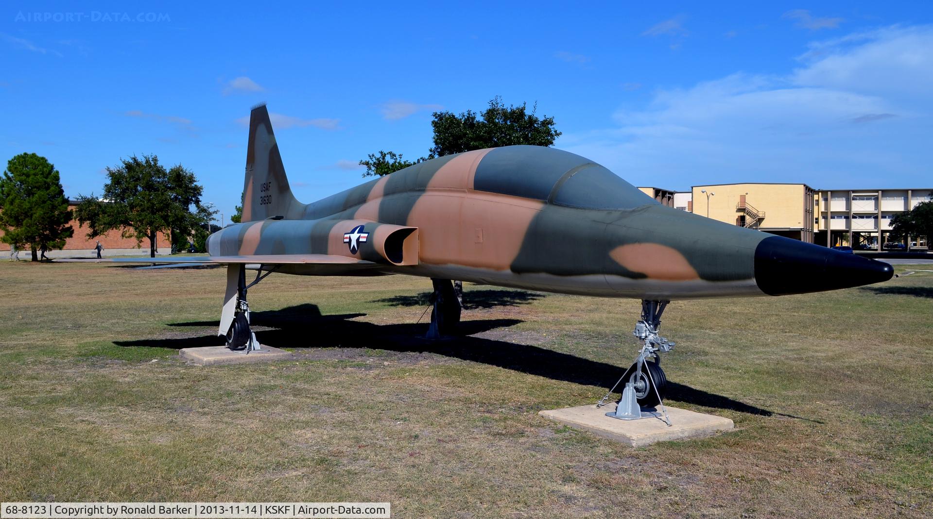 68-8123, 1968 Northrop T-38A Talon C/N T.6128, T-38 shown as F-5B 31630 at LMTC, TX