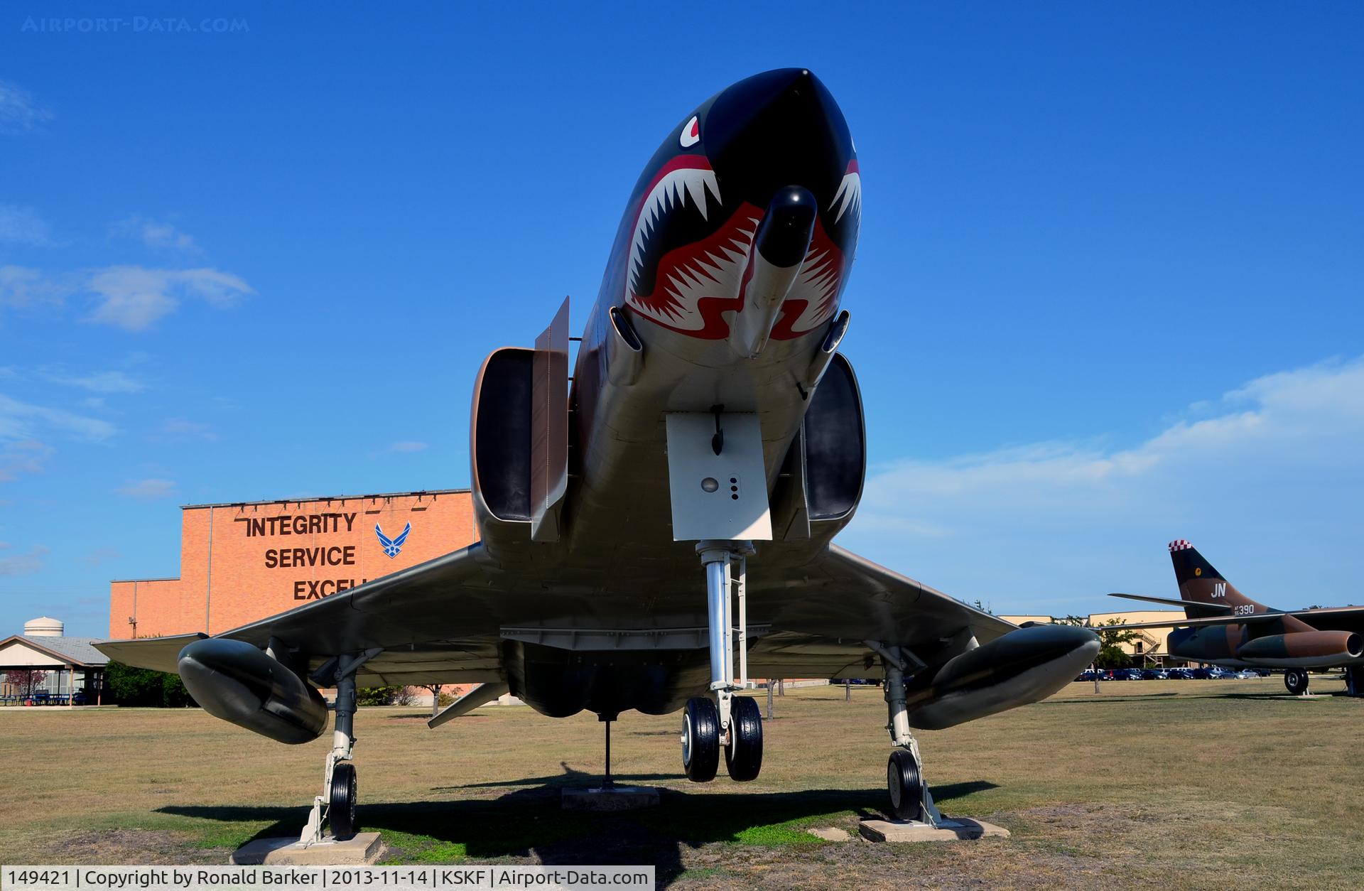 149421, McDonnell F-4B Phantom II C/N 138, F-4B shown as F-4D 64-9421 at LMTC.  Note the F-4D 