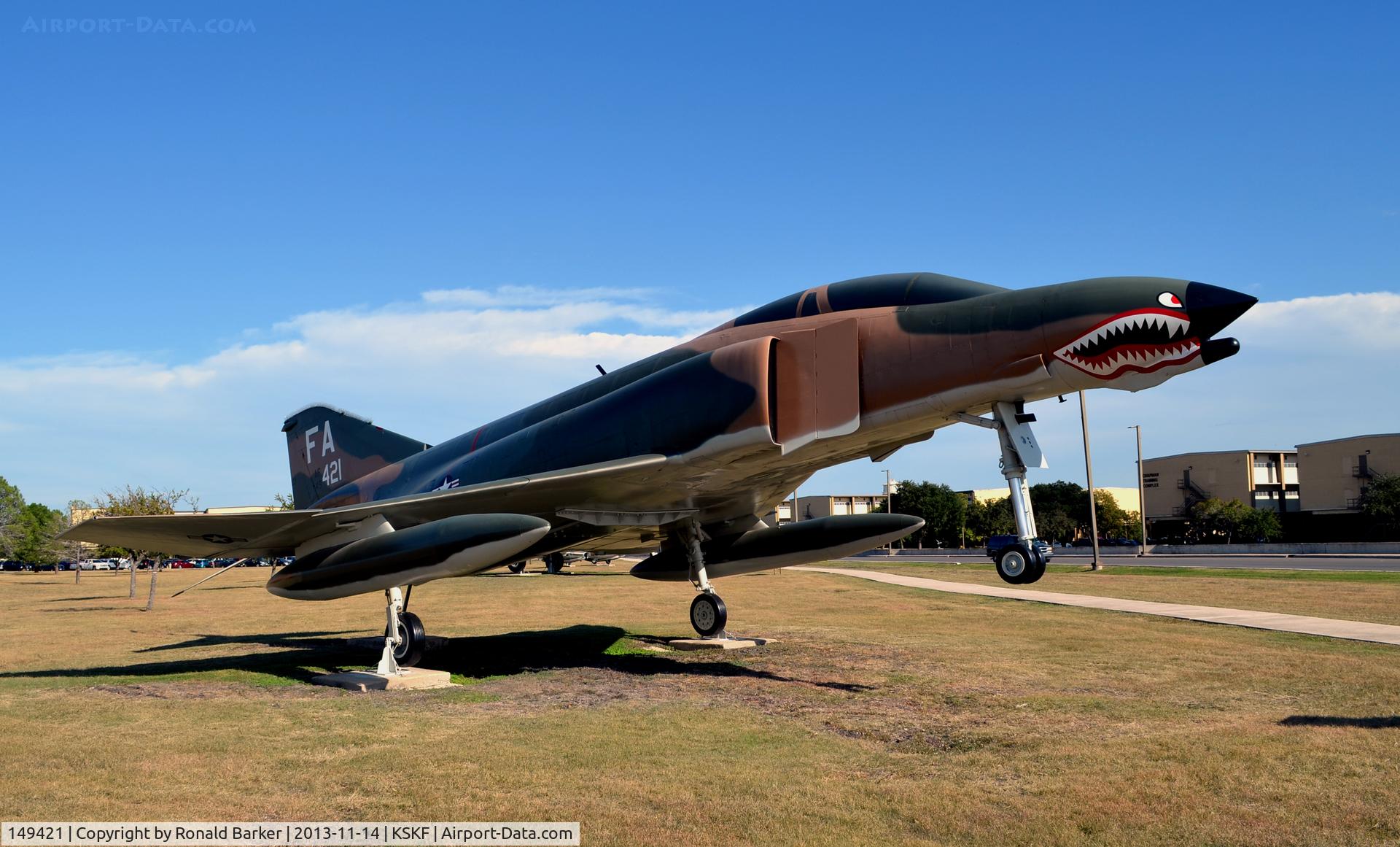 149421, McDonnell F-4B Phantom II C/N 138, F-4B shown as F-4D 64-9421 at LMTC
