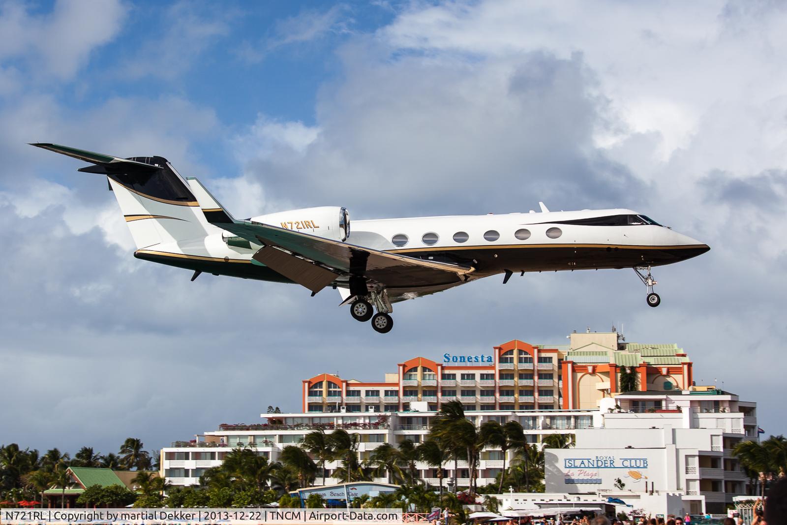 N721RL, 1999 Gulfstream Aerospace G-IV C/N 1394, landing SXM