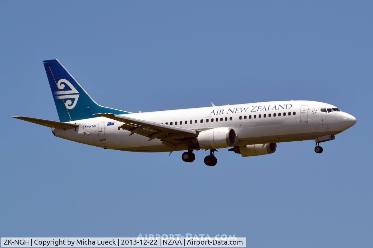 ZK-NGH, 1999 Boeing 737-319 C/N 25607, At Auckland