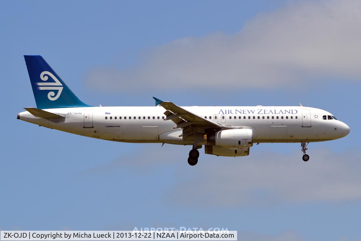 ZK-OJD, 2003 Airbus A320-232 C/N 2130, At Auckland