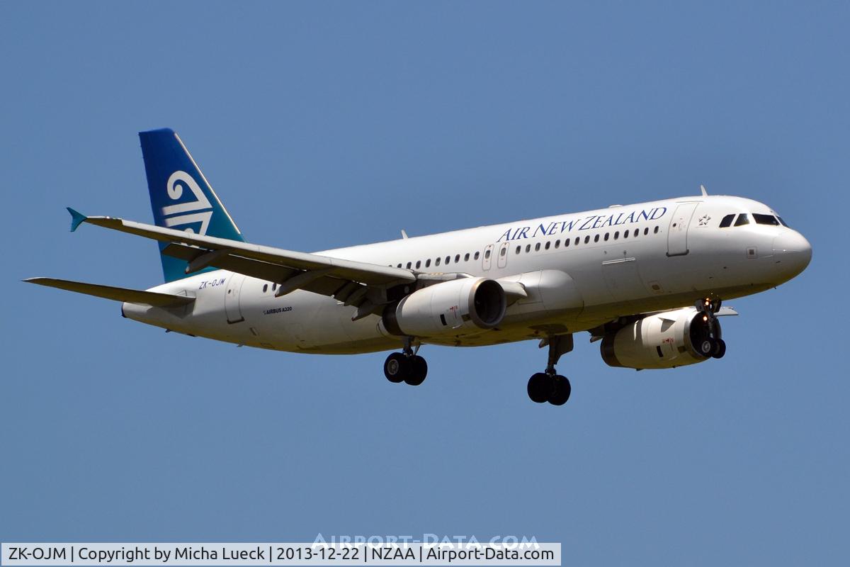ZK-OJM, 2005 Airbus A320-232 C/N 2533, At Auckland