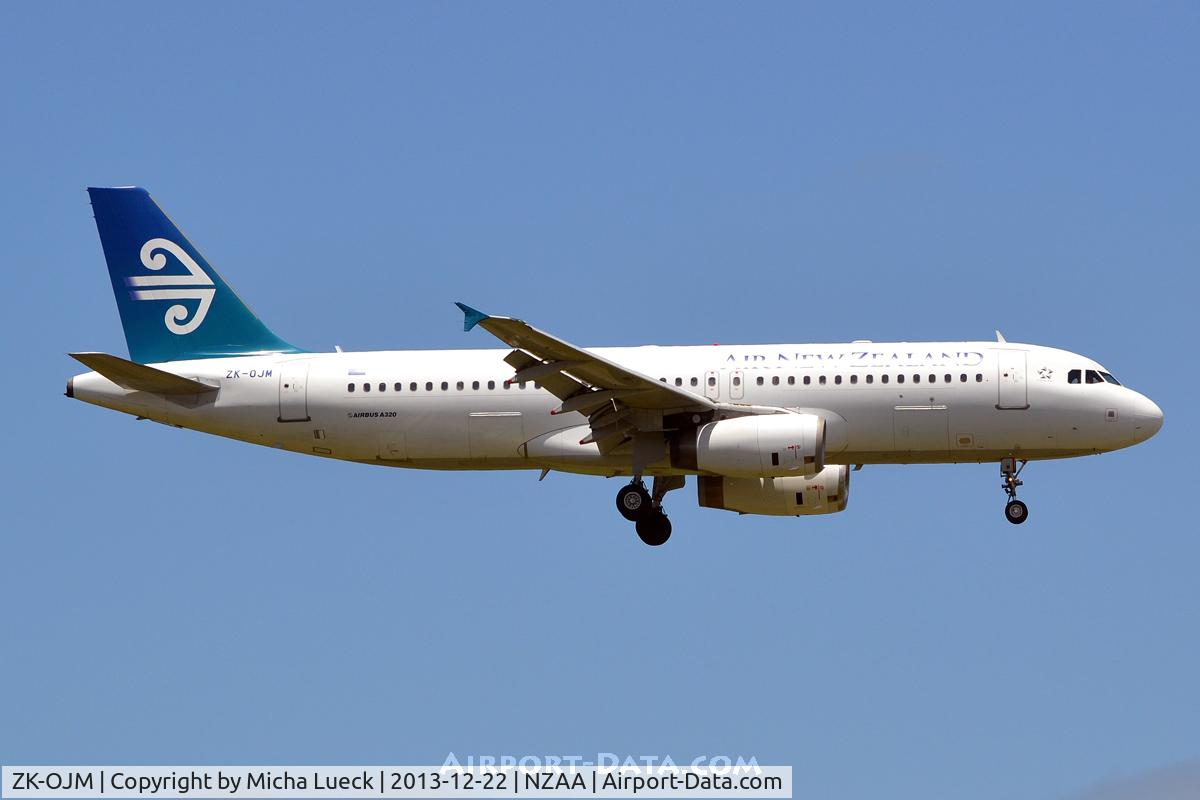 ZK-OJM, 2005 Airbus A320-232 C/N 2533, At Auckland
