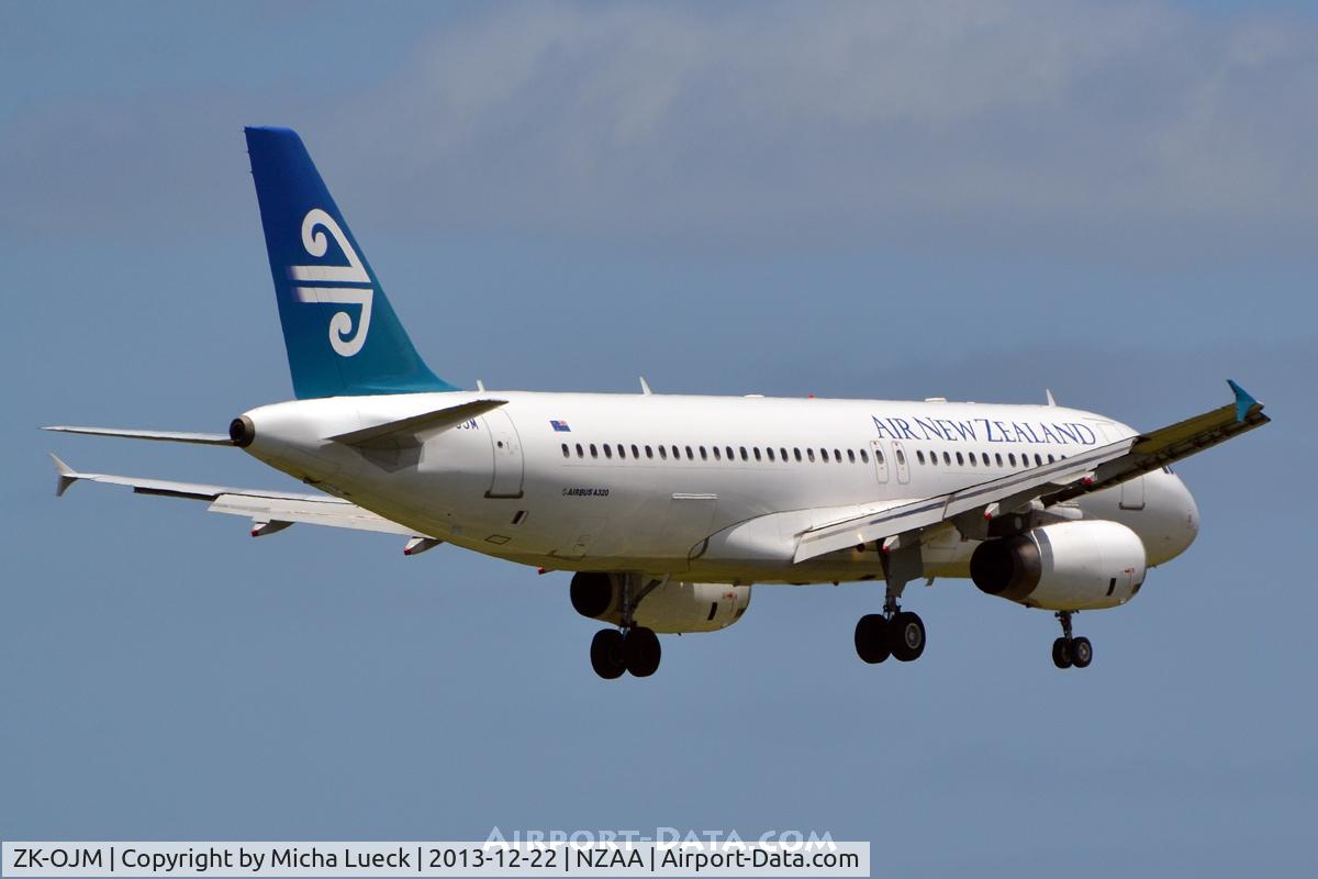 ZK-OJM, 2005 Airbus A320-232 C/N 2533, At Auckland
