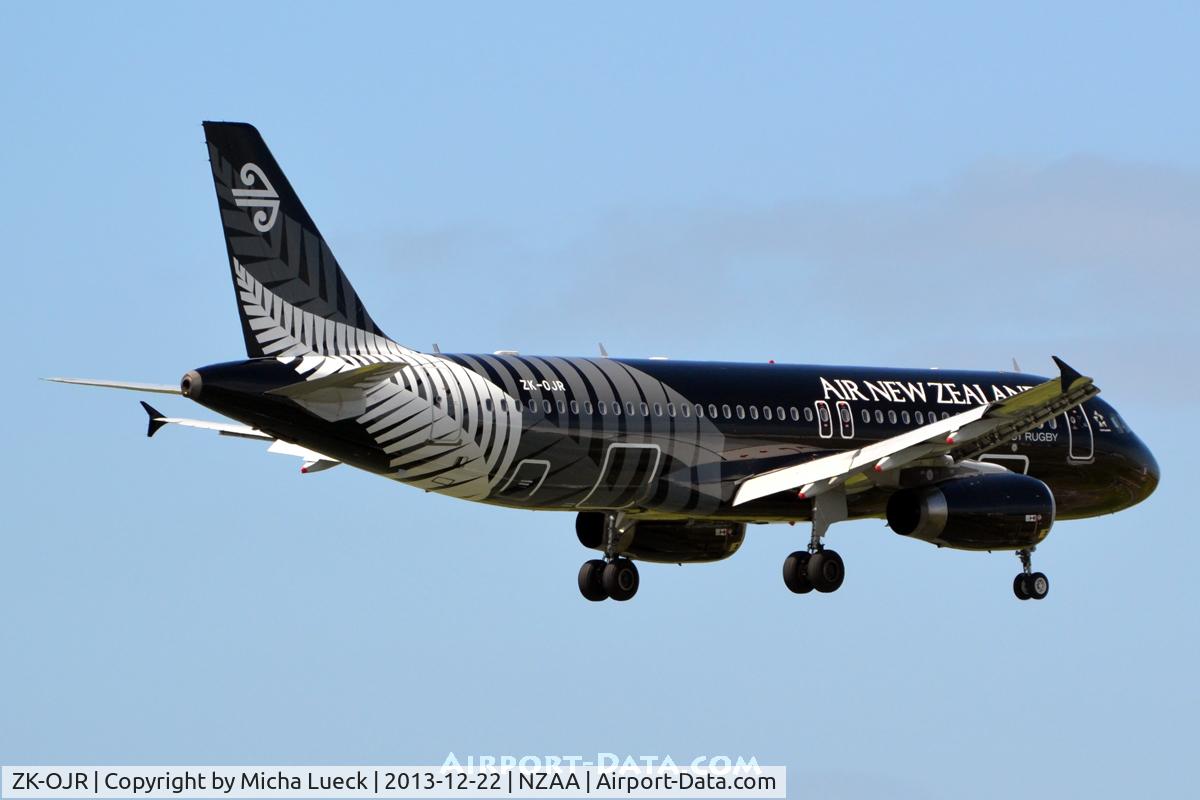 ZK-OJR, 2011 Airbus A320-232 C/N 4884, At Auckland