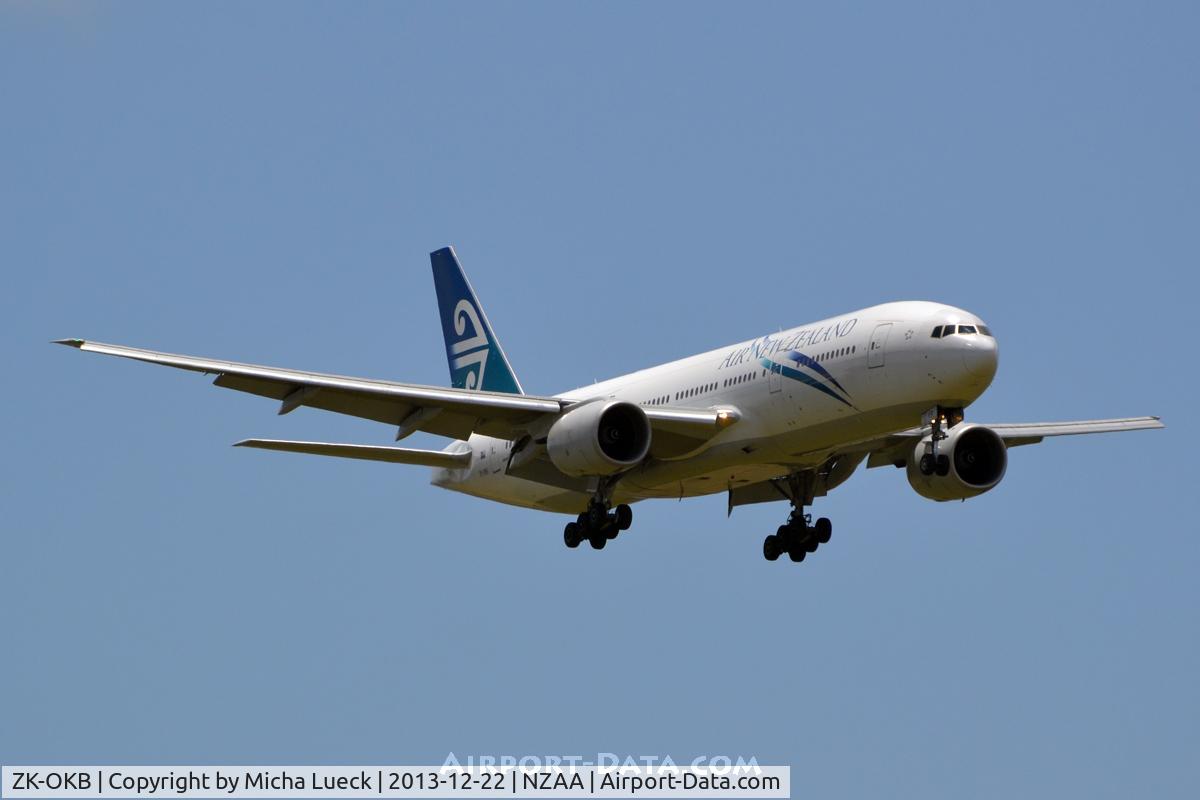 ZK-OKB, 2005 Boeing 777-219/ER C/N 34376, At Auckland