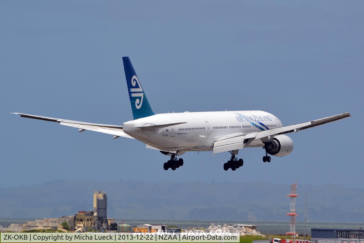 ZK-OKB, 2005 Boeing 777-219/ER C/N 34376, At Auckland