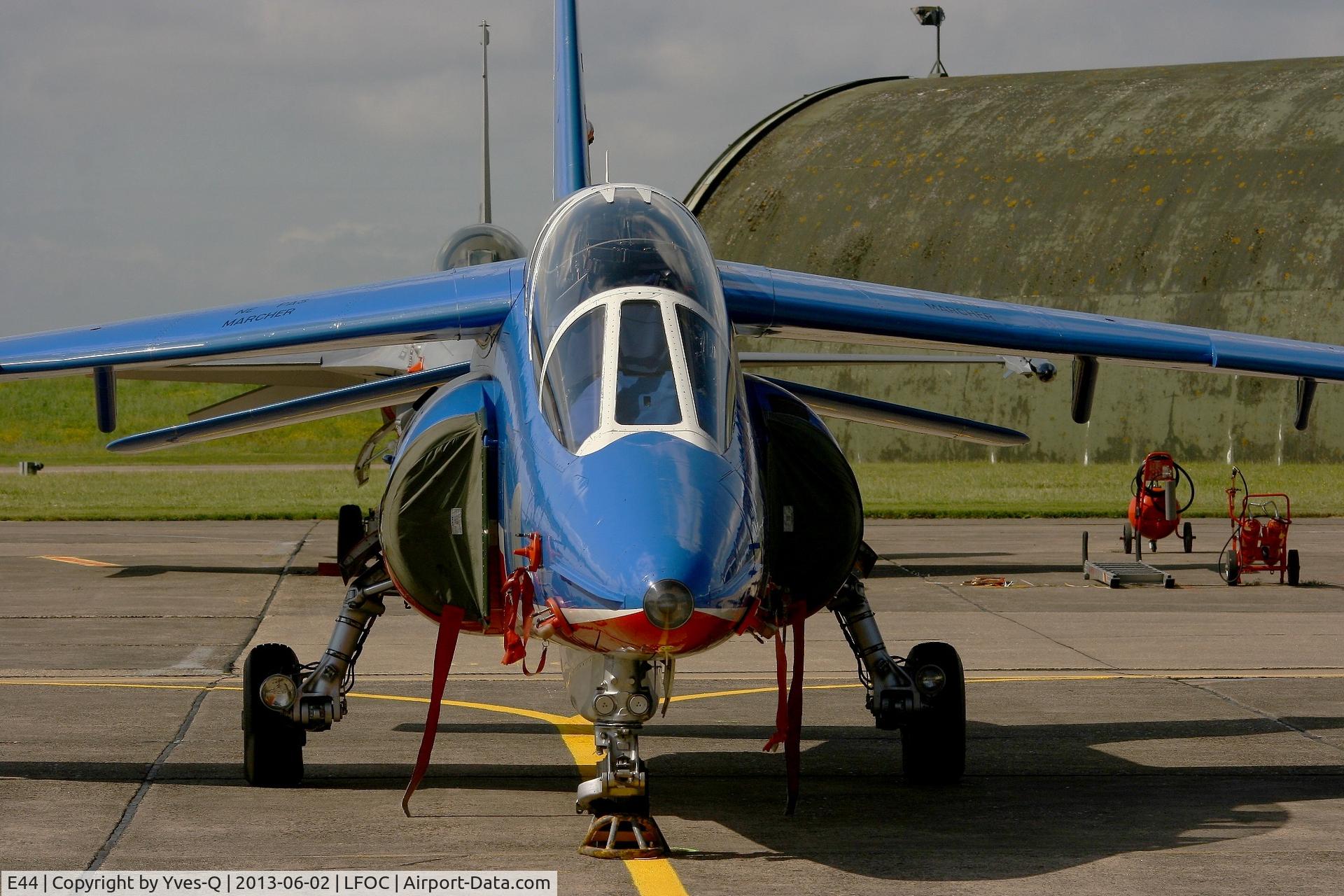 E44, Dassault-Dornier Alpha Jet E C/N E44, Dassault-Dornier Alpha Jet E (F-UHRE), Athos 08 of Patrouille De France 2013, Static Display, Châteaudun Air Base 279 (LFOC)