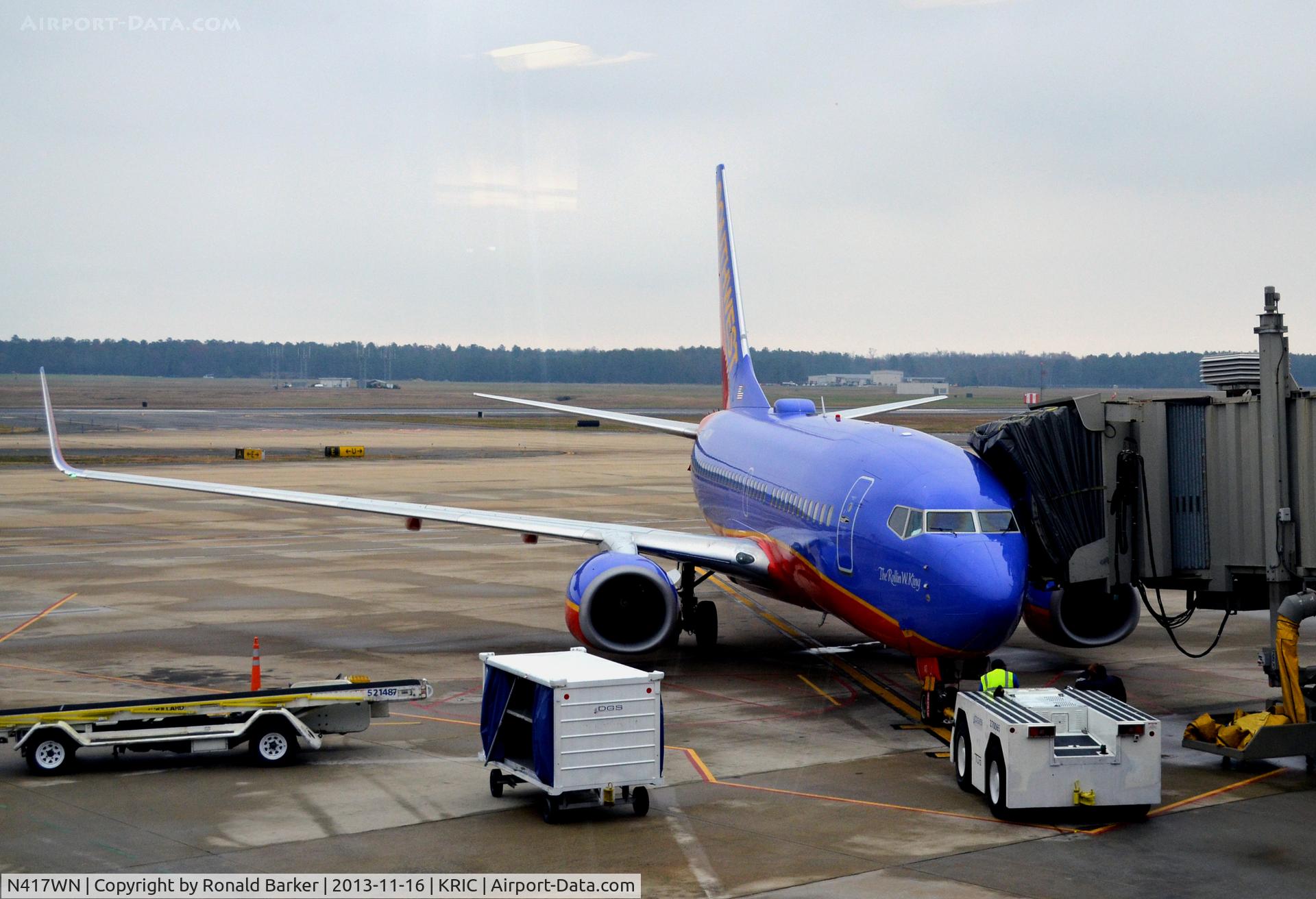 N417WN, 2001 Boeing 737-7H4 C/N 29822, At the gate RIC