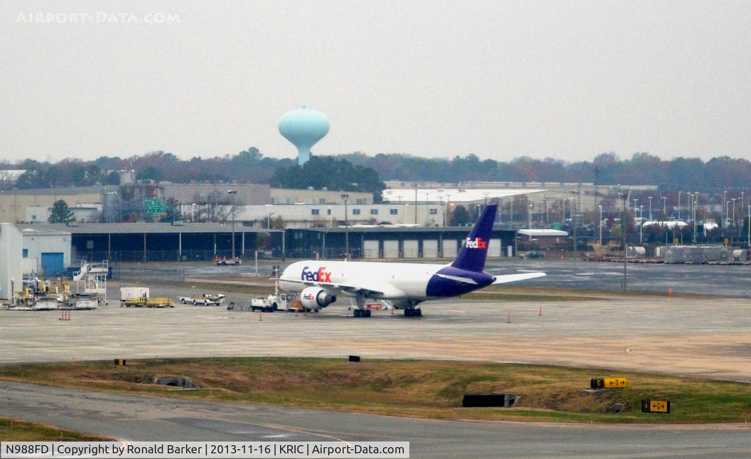 N988FD, 1993 Boeing 757-222(SF) C/N 26705, Cargo ramp RIC