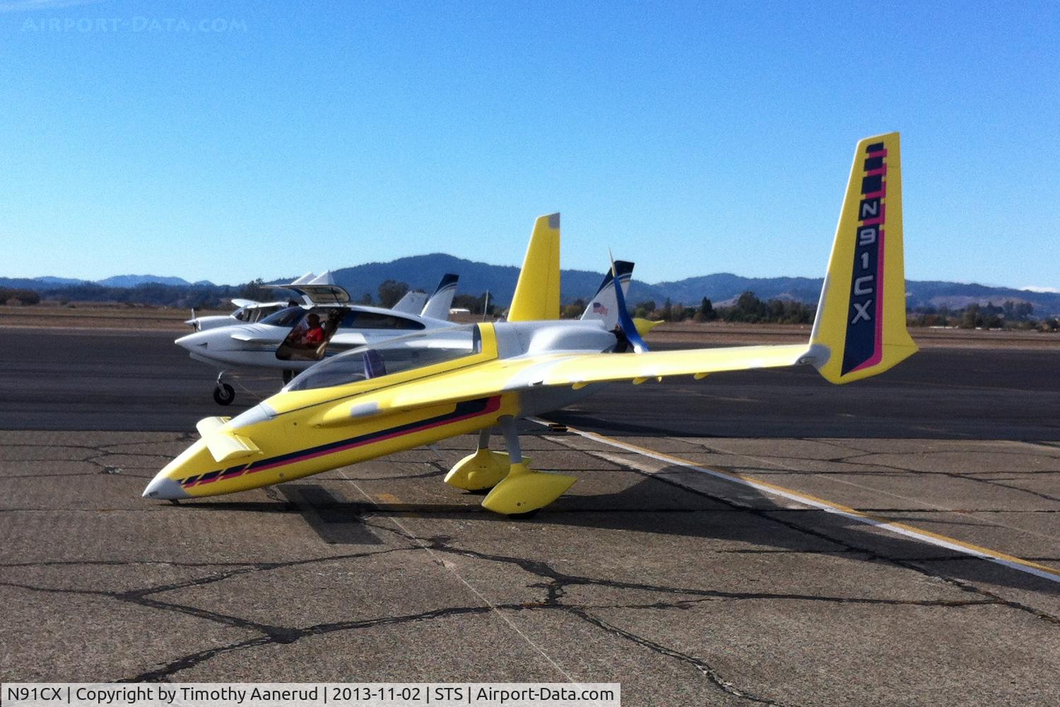 N91CX, 1992 Rutan Long-EZ C/N 566, 1992 Rutan Long-EZ, c/n: 566.  New lower cowling, new recognition lights.  Ready for the paint shop.