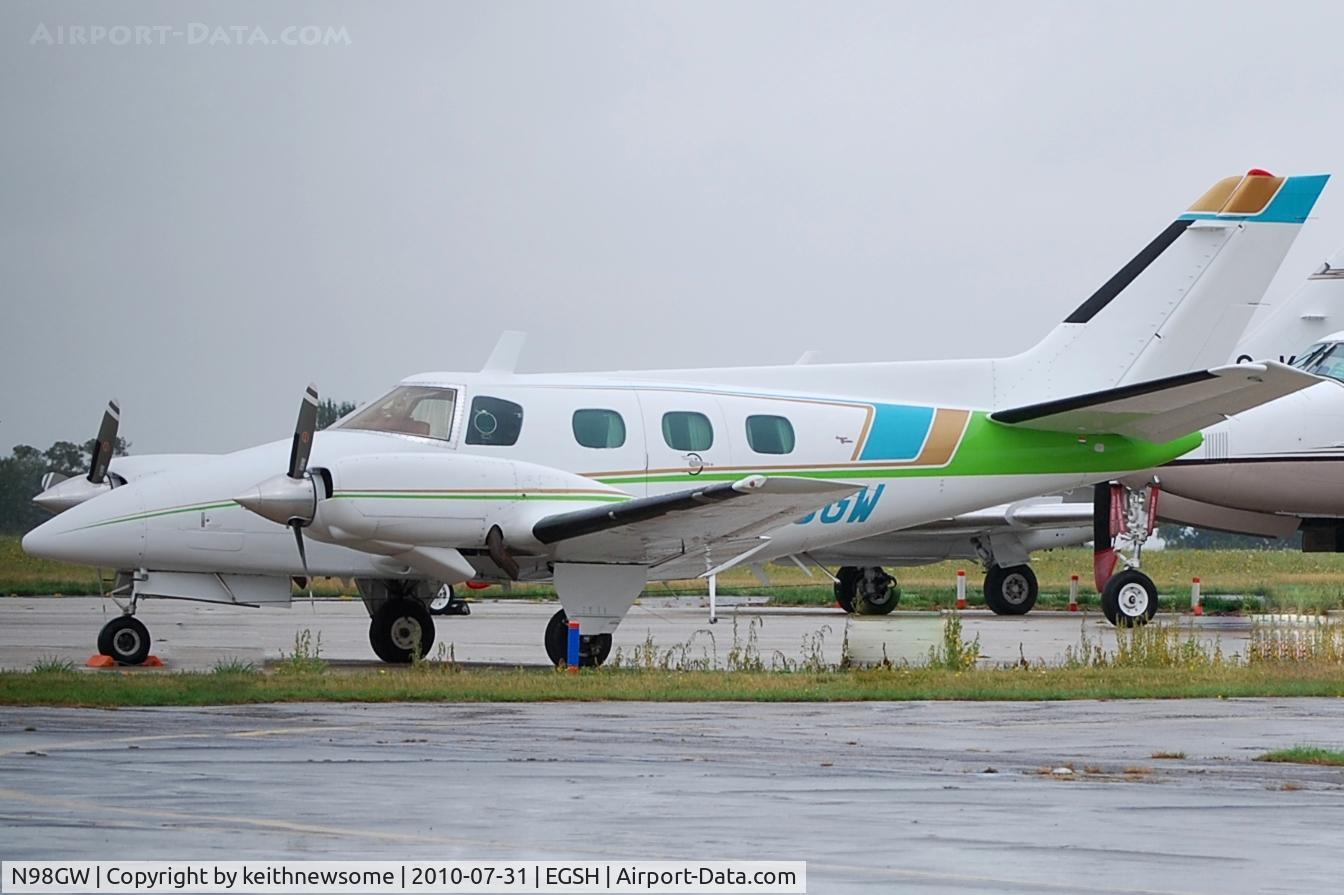 N98GW, 1972 Beech A60 Duke C/N P-187, Sitting in the sun !
