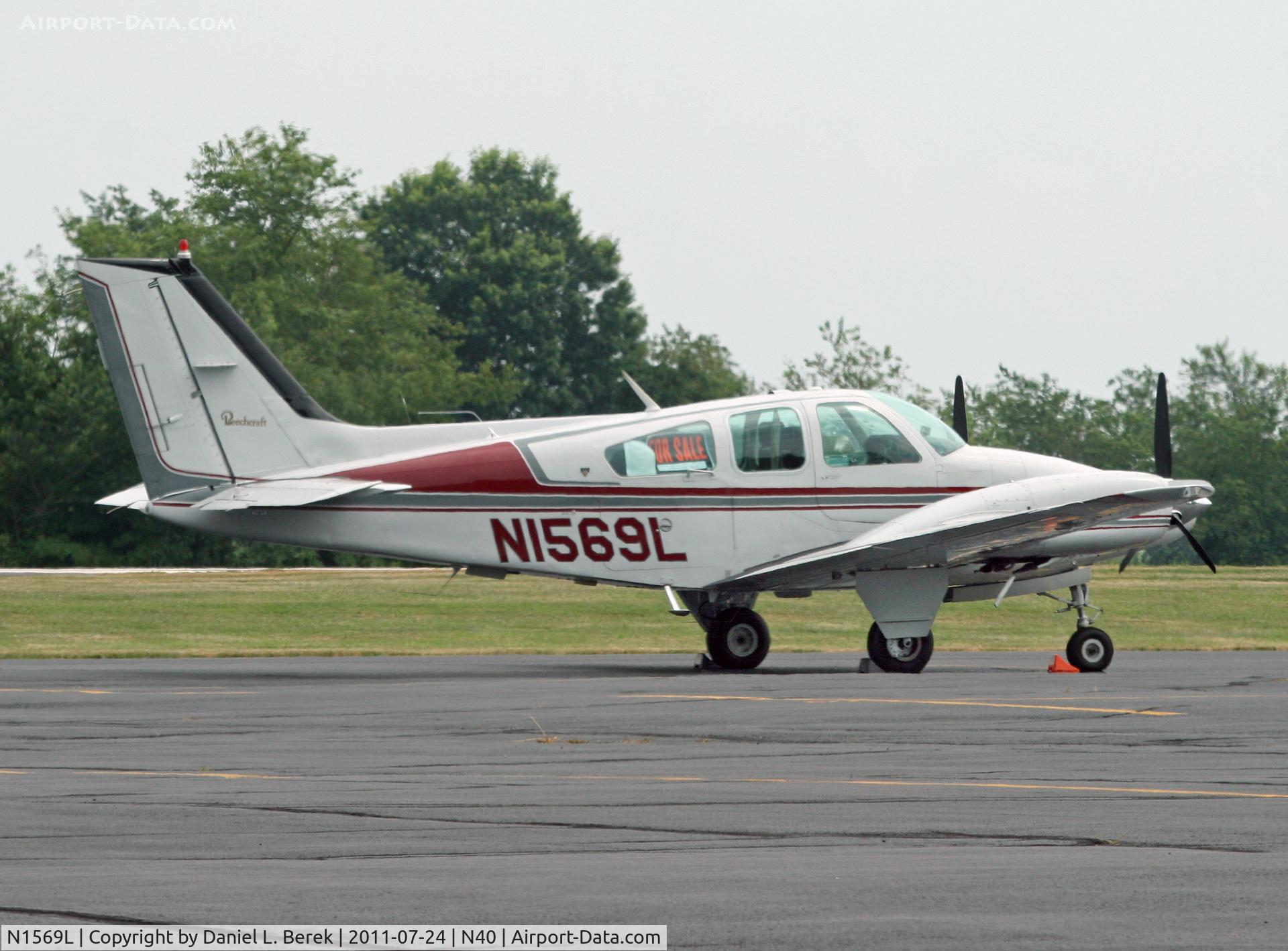 N1569L, 1976 Beech 95-B55 (T42A) Baron C/N TC-1945, Since I took this picture, this aircraft has found a new owner.