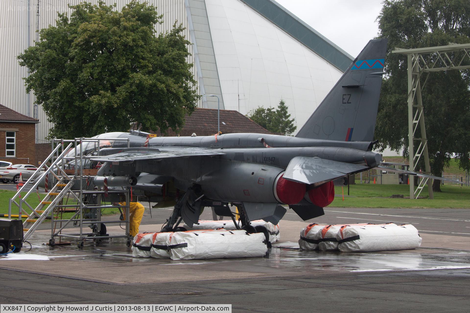 XX847, 1976 Sepecat Jaguar T.4 C/N B.35, 1 SoTT.