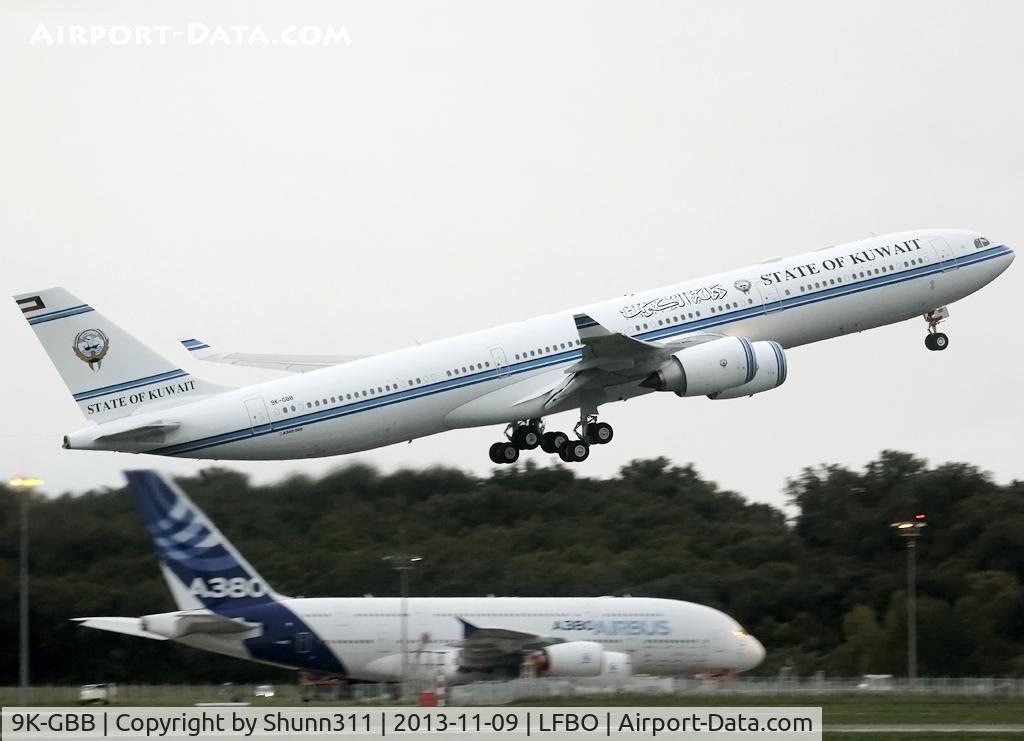 9K-GBB, 2010 Airbus A340-542 C/N 1102, Delivery day and last A340-500 delivered by Airbus