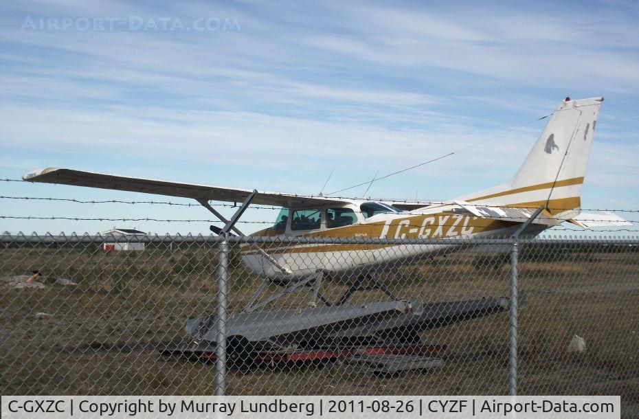 C-GXZC, 1976 Cessna 172M C/N 17266652, in storage at Yellowknife, NWT.