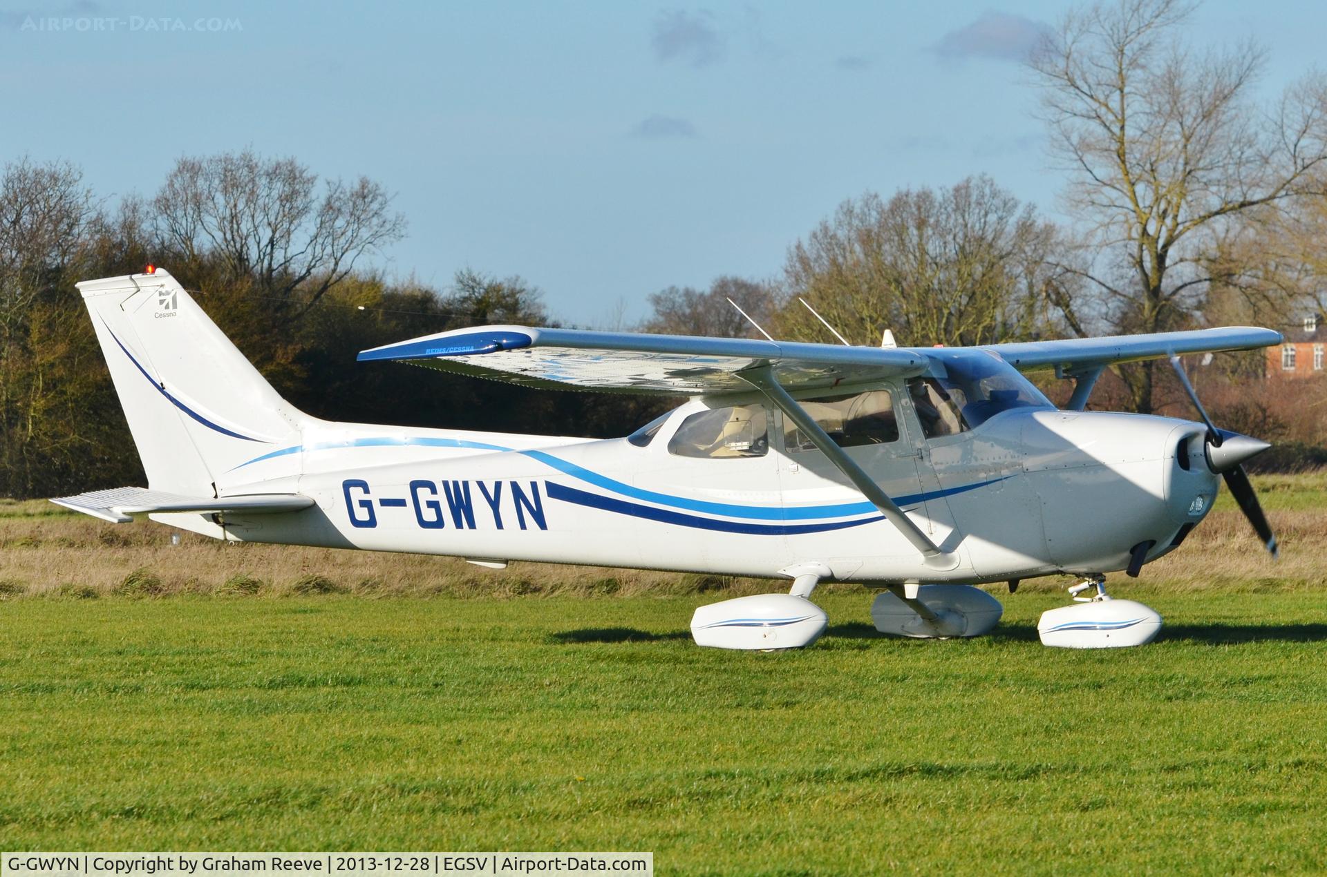 G-GWYN, 1974 Reims F172M Skyhawk Skyhawk C/N 1217, Just landed,