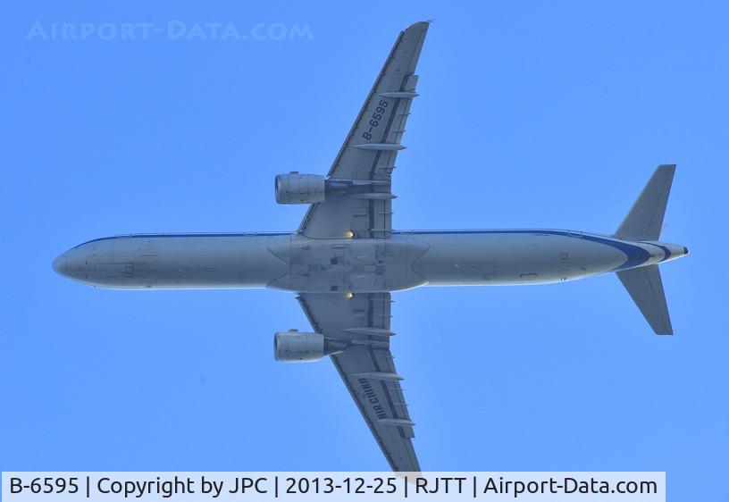 B-6595, 2009 Airbus A321-213 C/N 4022, Taking off from Haneda