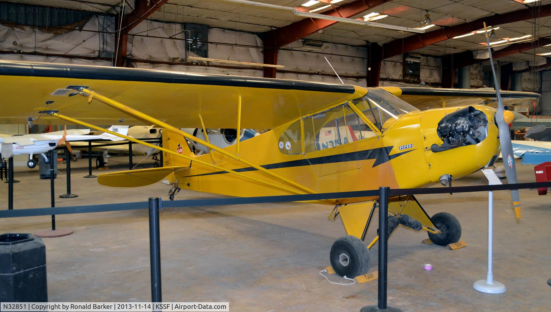 N32851, 1940 Piper J3C-65 Cub C/N 5660, Texas Air Museum