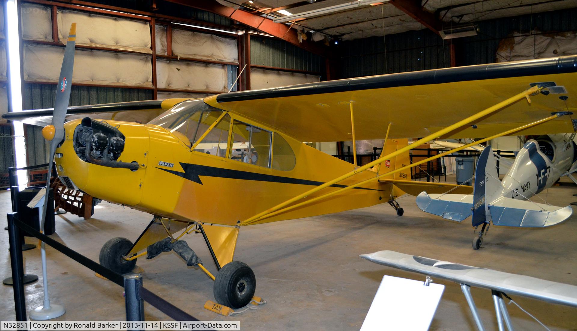 N32851, 1940 Piper J3C-65 Cub C/N 5660, Texas Air Museum