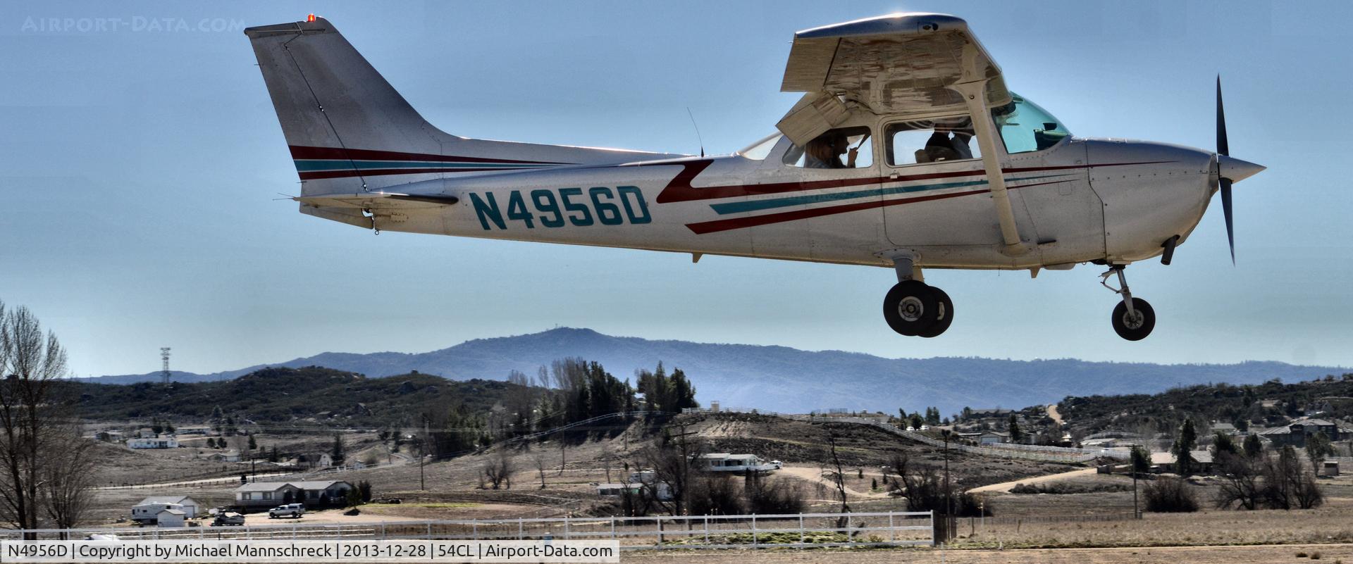 N4956D, 1979 Cessna 172N C/N 17272410, landing at 54cl Not Using His Radio  Channel is 122.900!