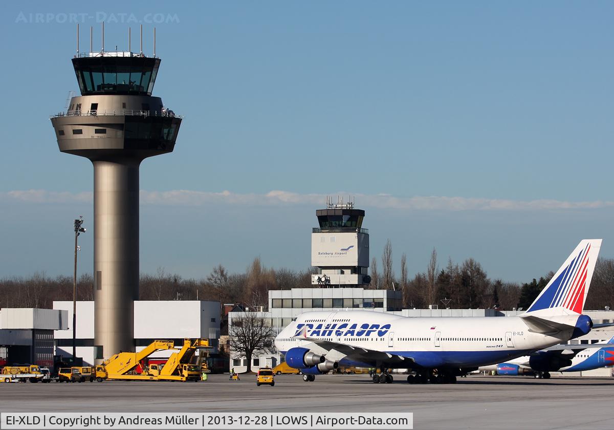 EI-XLD, 1998 Boeing 747-446 C/N 26360, Old and new tower.