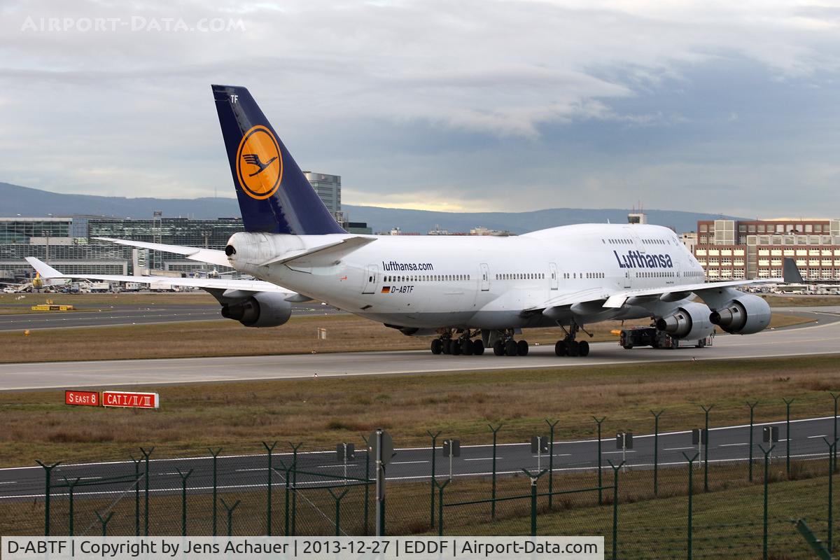 D-ABTF, 1991 Boeing 747-430M C/N 24967, towed to the terminal