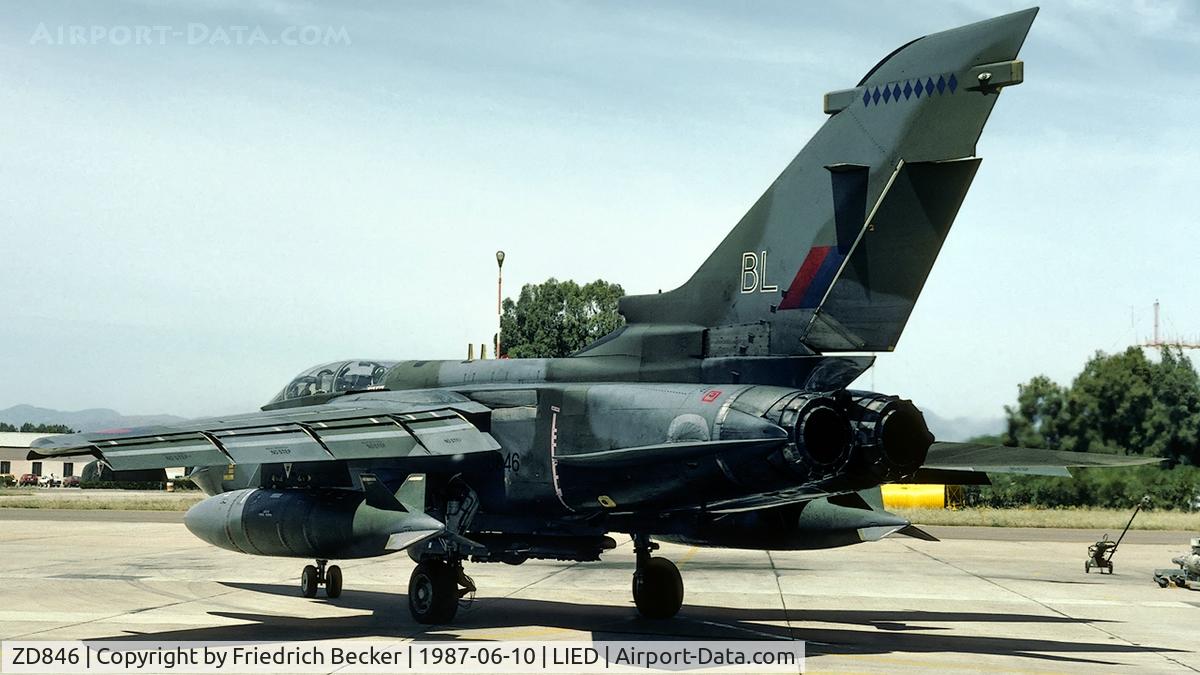 ZD846, 1985 Panavia Tornado GR.1A C/N 434/BS144/3198, taxying to the active