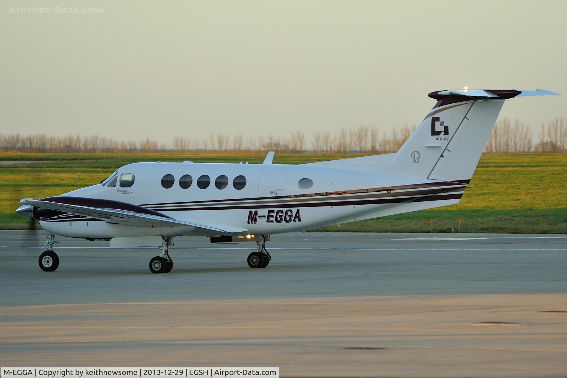 M-EGGA, 2006 Raytheon B200 King Air C/N BB-1933, late afternoon arrival !
