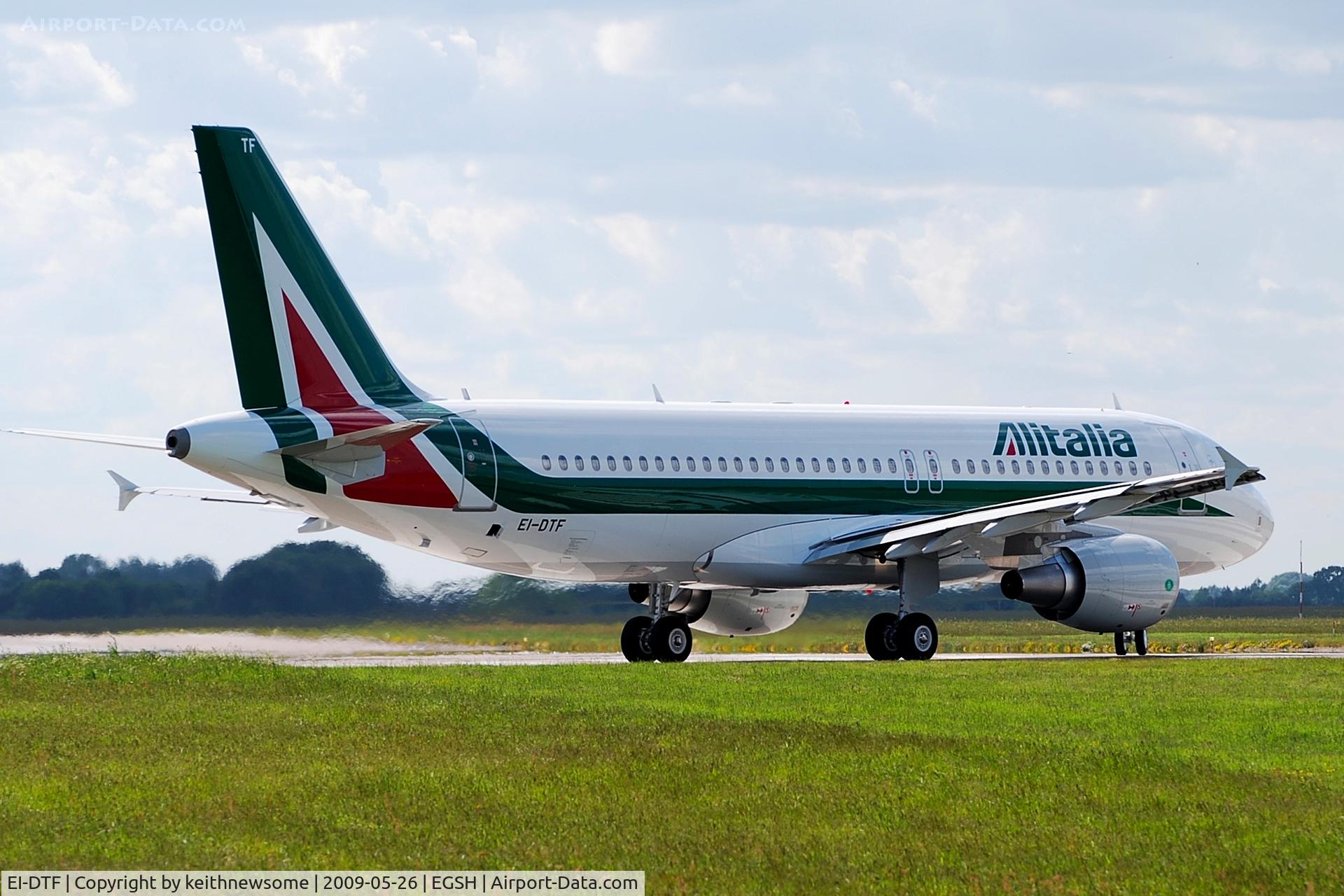 EI-DTF, 2009 Airbus A320-216 C/N 3906, Leaving following paintwork !