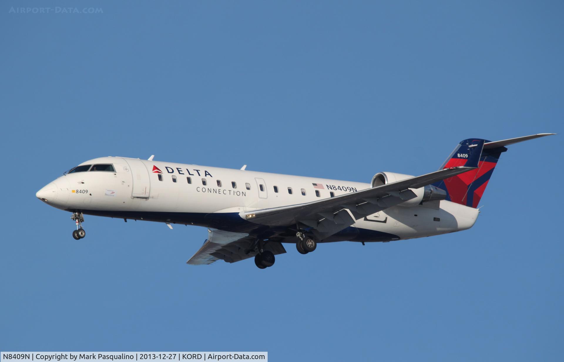 N8409N, 2000 Canadair CRJ-200LR (CL-600-2B19) C/N 7409, CL-600-2B19